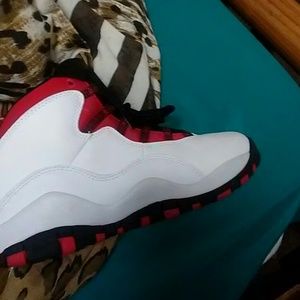 Im selling jordan 10 4 of july edition